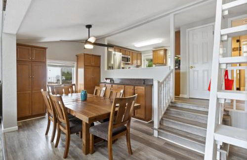 Beautiful Lake Front Home with Private Dock In Lick Branch Cove - Foto 13