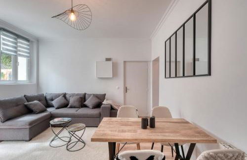 Superbe 2 pièces avec Jacuzzi privatif face Gare Proche Cathédrale - Foto 15