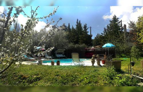 Mobil-home lumineux et climatisé avec piscine et jardin cadre paisible pour famille ou couple - Foto 19