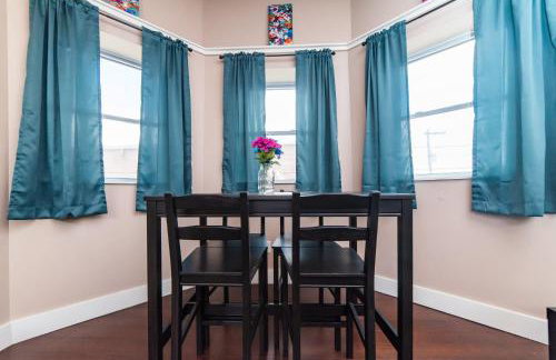 Walk to Acrisure - Parking - Location - GroupStay - Foto 14