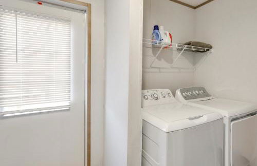 2 Mi to Lake Marion! Pet-Friendly Home with Yard - Foto 21