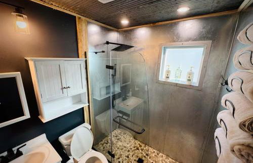 Designer Lake Cabin- HotTub, Sauna & Massage Chair - Foto 62