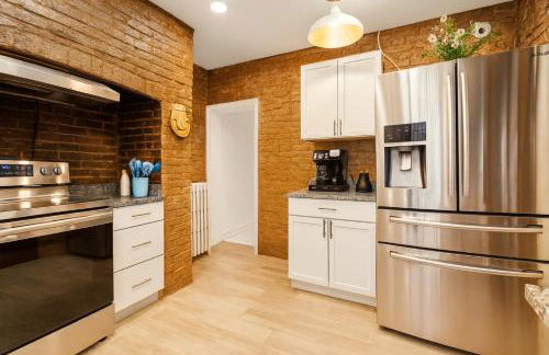 Historic 1790s Old Town Gem 5BR with Parking - Prince Street - Foto 4