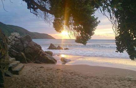 Putsborough Manor 3 Self Catering Cottages with Beach a short walk, dog friendly all year, On site Tennis, Play Area, Paddock, Spa baths, BBQ, Private Gardens, Superfast WIFI - Photo 3