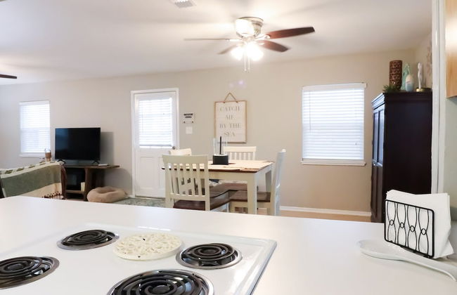 Sunny Daze Walk to Beach 2 Decks Pet Friendly Has a Mini Bar - Foto 13