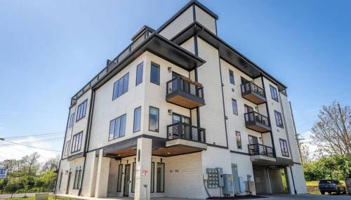 Only 4 Miles to Broadway with Free Parking and TVs in Bedrooms - Foto 5