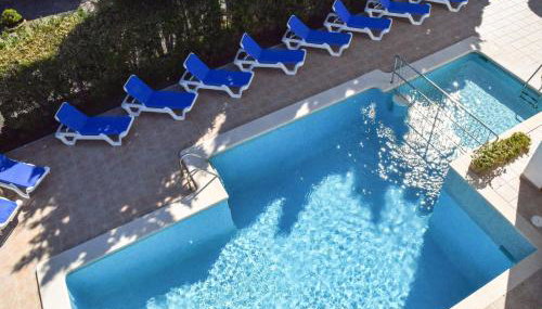 Villa Alexia Apartments Sol 1st Floor Stairs 1BR Pool view 9 min to Sea 5min to Town AT1833 - Foto 1, sunbed
