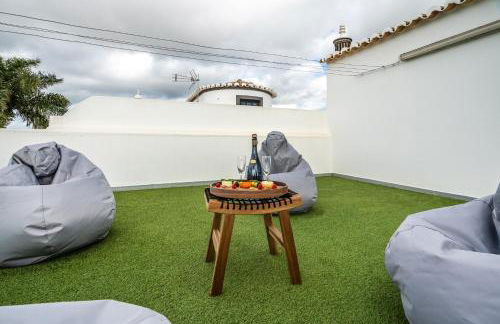 Host Wise - Sunny Spacious House - Terrace & Free Parking - Foto 29