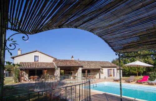 Gîte au Couchant à Caylus - Piscine - Jardin - 3 chambres - 8 personnes - 5 minutes du village médiéval - Foto 2