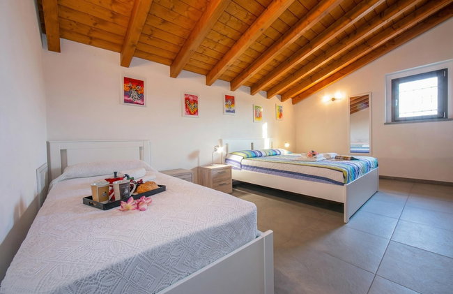 Villa Laura Private Pool and Garden - Photo 16