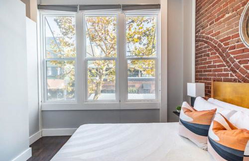 Gaslamp 2BR Upscale Queen Beds with Smart TV - Foto 25