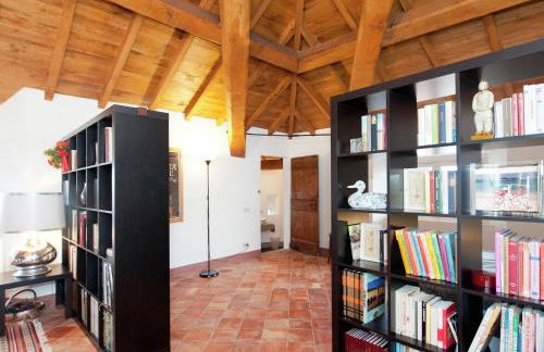 A Castle Stay in Wine Country - Foto 19