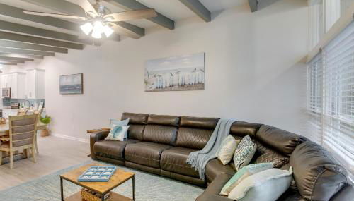 Bright Jekyll Island Home with Deck Less Than 1 Mi to Beach - Foto 4