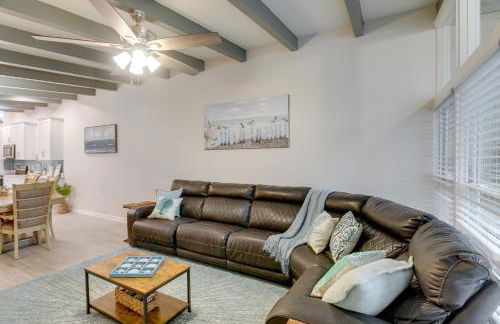 Bright Jekyll Island Home with Deck Less Than 1 Mi to Beach - Foto 4