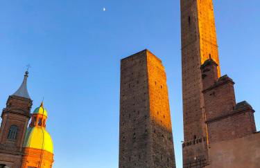Asinelli Panoramic Rooftop, In front of the Two Towers - Photo 28