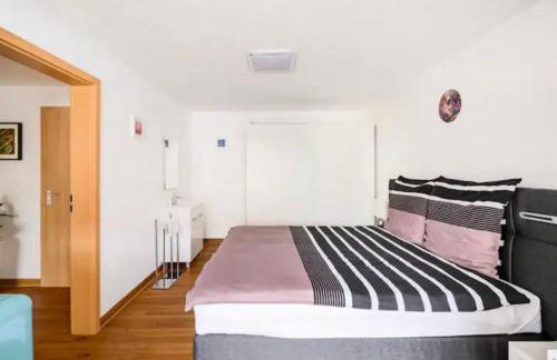 Günstiges grünes Ferienzimmer mit separater moderner Dusche - Foto 46