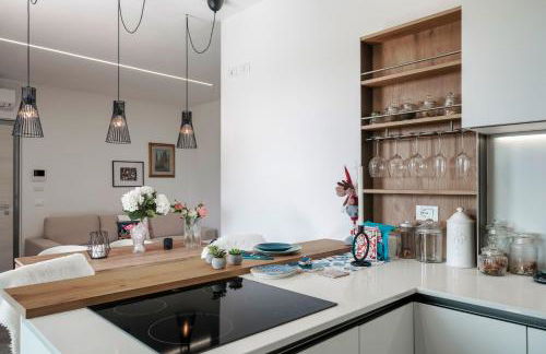 Relax Luxury Sirmio - Elegante Trilocale con Piscina a Sirmione - Foto 8