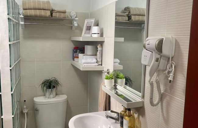 Mesavirre Bacolod | Elegantly Furnished 1BDM w/Balcony @ LOPEZ LUX. - Foto 37