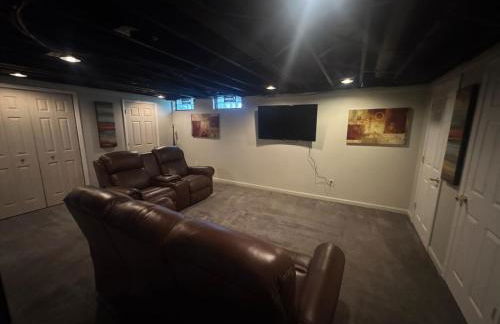 Suburban Retreat 15 Mins to Downtown Detroit - Foto 8