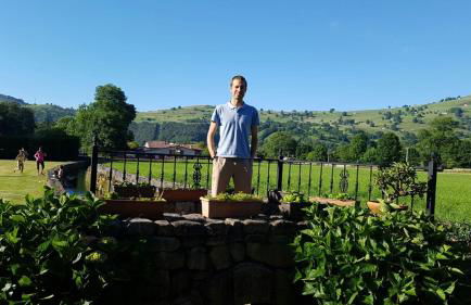 Piscina climatizada y cubierta 365 dias en Casa Rural con Encanto El Puentuco una de las casas mas valoradas de Cantabria - Foto 83