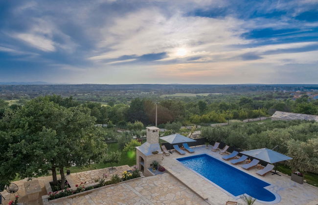 Beautiful Villa in Lisicic With Private Pool - Foto 26