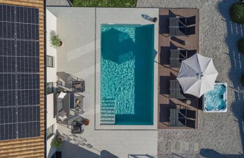 Villa TonKa with jacuzzi sauna and private pool - Photo 8