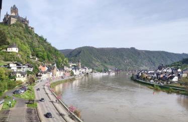 Panorama Oase Ferienwohnung mit Blick auf Mosel und Reichsburg - Photo 1