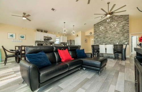 Galveston Bay Views and Pier! San Leon Gulf Getaway - Foto 5