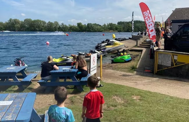 Caravan-sleep8-hottub-freep-balcony-familyfriendly - Foto 18