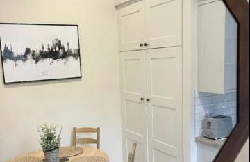 Moat View FREE PARKING, CENTRAL, EV PLUG - Foto 8