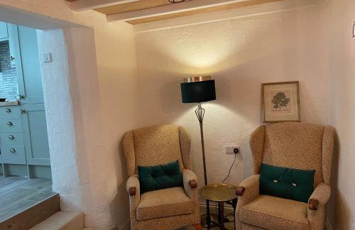 Buttercup Cottage, located in the gateway to Eden! - Photo 7