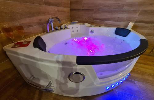 Refuge Insolite avec balnéo privative en forêt - Foto 4