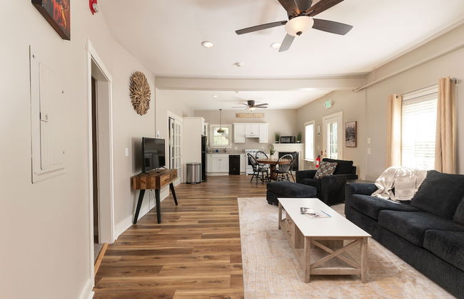 TuckAway Suites at East Branch - Photo 37