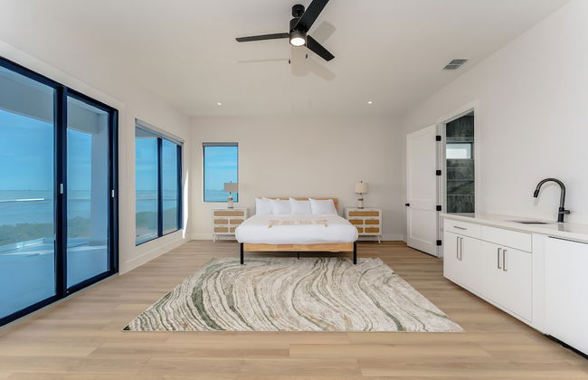 Spacious Bay - Photo 7