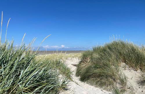 Beach Home - Photo 29