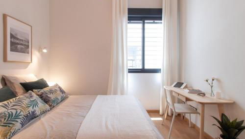 C88 - Deluxe Apartment Downtown with Pool and Parking - Photo 3