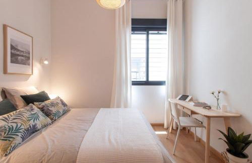 C88 - Deluxe Apartment Downtown with Pool and Parking - Photo 3