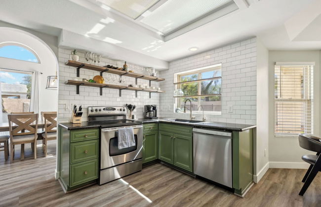 Red Mountain Retreat 5 BDR w/ Heated Pool! - Foto 16