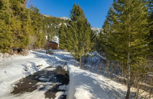 Wyoming Cabin with Hot Tub and Mountain-View Deck - Foto 38