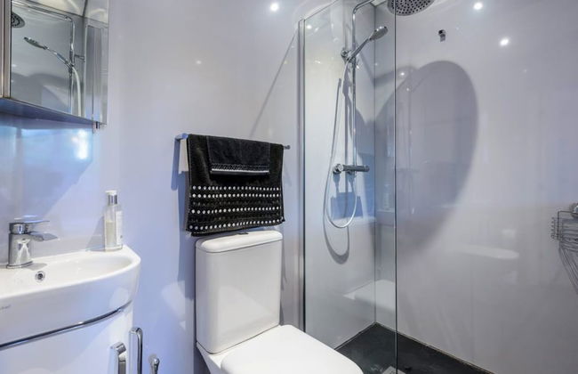 The Beeches - Photo 9