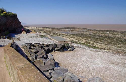 Wristland Court, Watchet - Photo 16