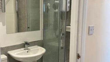 Beautiful private en-suite room with its own entry - Foto 4