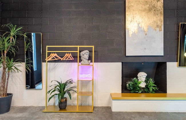 Upstay - Pristine Pool Palace - 7min to Rainey St - Photo 33