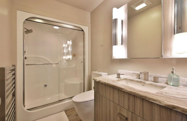 Langley Waterfront Condo by Avantstay A+ Views - Photo 23