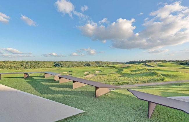 Modern 7BR Villa w Stunning Views of Golf Course - Photo 40