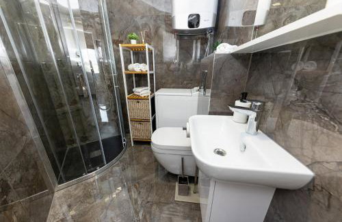 New Studio for 2, Free Private Garage Spot, Wi-Fi, 200 m from Mall of Split - Foto 14