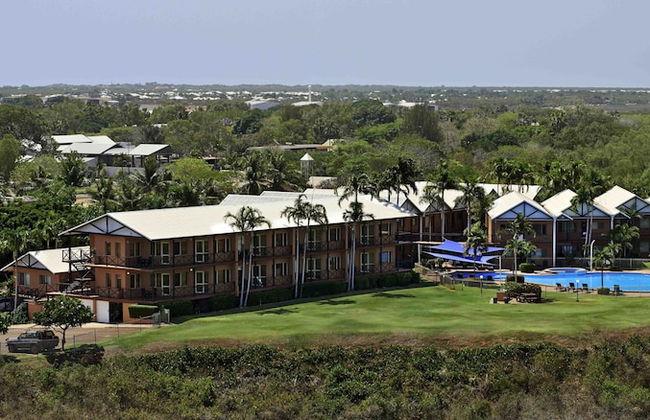 Moonlight Bay Suites - Photo 67