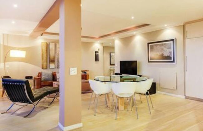 Secure Holiday Apartment w Private Pool Calico - Photo 15