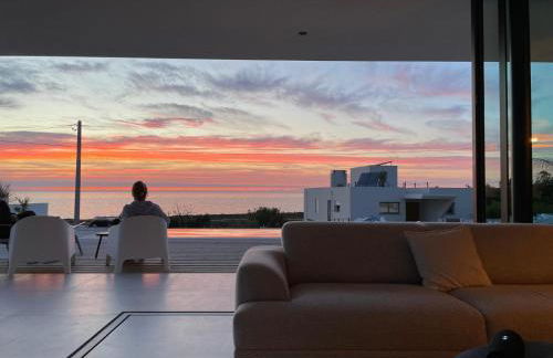 Exclusive Beach House with full sea view, Luxury and Comfort by the Sea - Foto 1