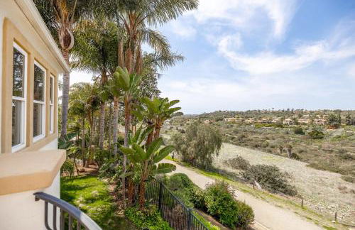 Spacious Luxury home in Gated Community with Resort Pool & Scenic Views - Photo 70